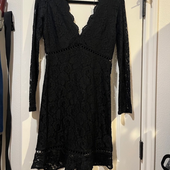 New!! Lacy black dress - Picture 1 of 4